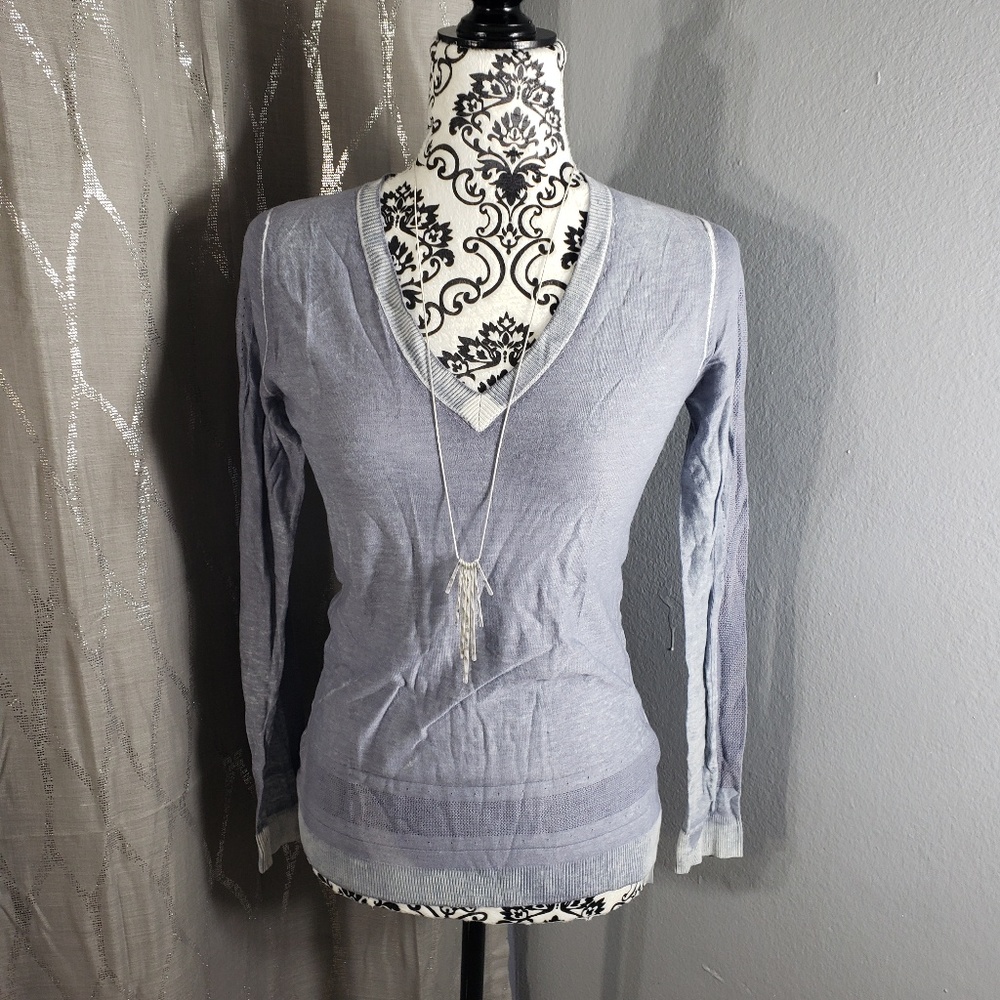 Kokun Perforated V Neck